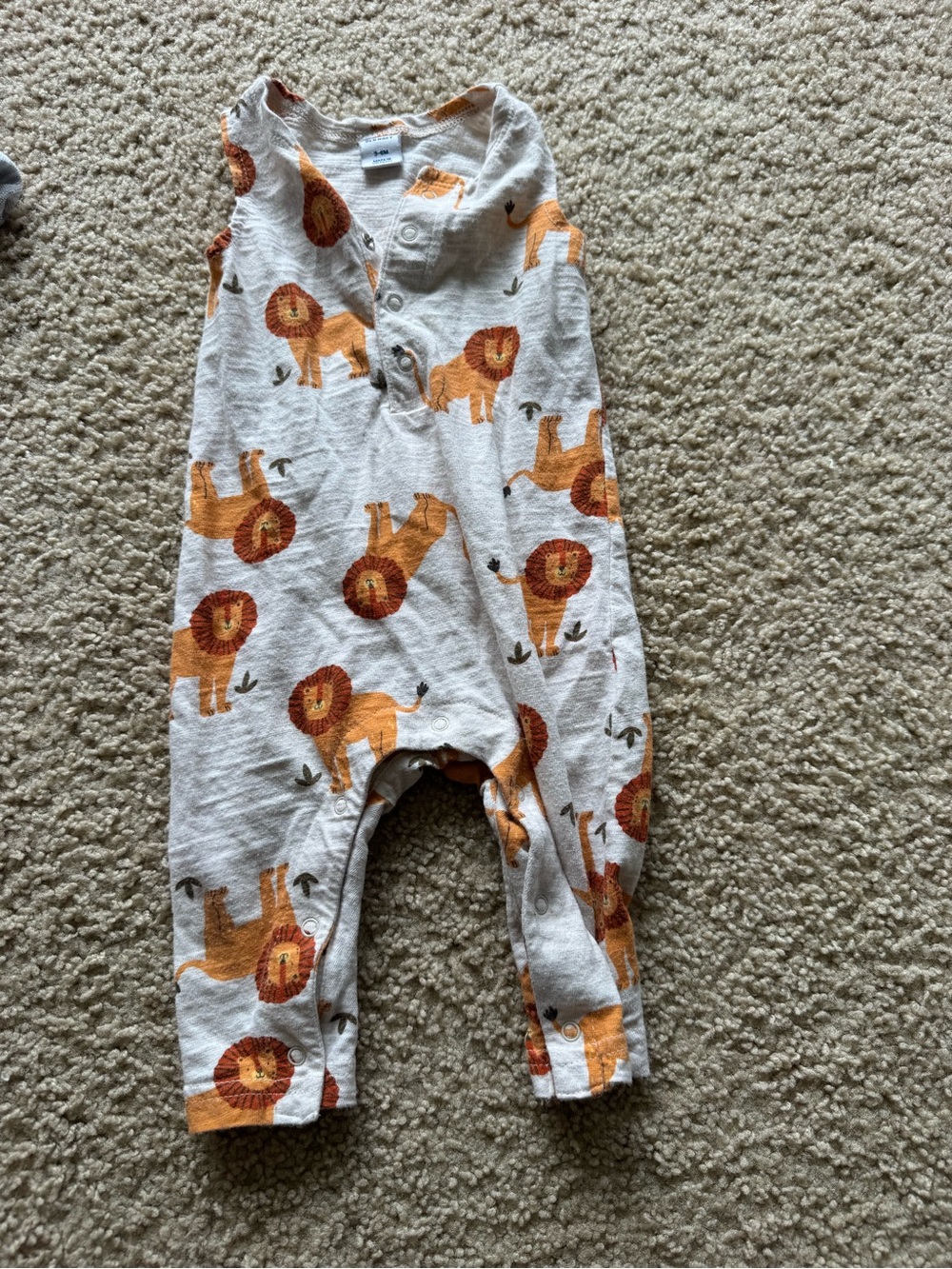 Old Navy lion Romper 3-6 months